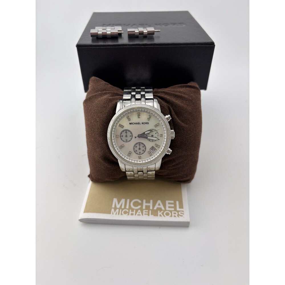Michael Kors Ritz Silver-Tone MK5020 Women’s Wrist Watch W/box -Needs Battery